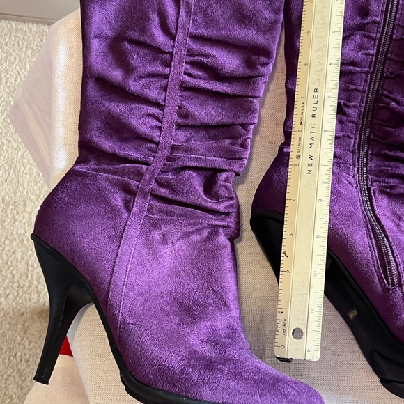 Beautiful Suede Megan Boots. - Picture 5 of 7
